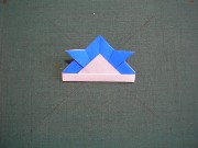 折り紙織り方写真/かぶとNo.[30] <br />完成したかぶとの表です。