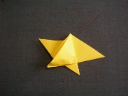 折り紙織り方写真/星No.[23] <br />中にしまいます。