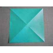 折り紙折り方写真/クリスマスツリーNo.[8] <br />裏返しました。
