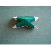 折り紙折り方写真/クリスマスツリーNo.[24] <br />下段（1枚目）完成です。